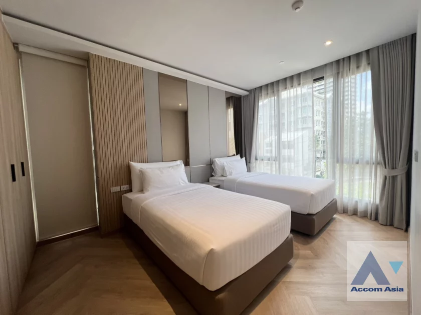 6  3 br Apartment For Rent in Sukhumvit ,Bangkok BTS Phrom Phong at Luxury Brand New Low-Rise Apartment, near BTS AA46458