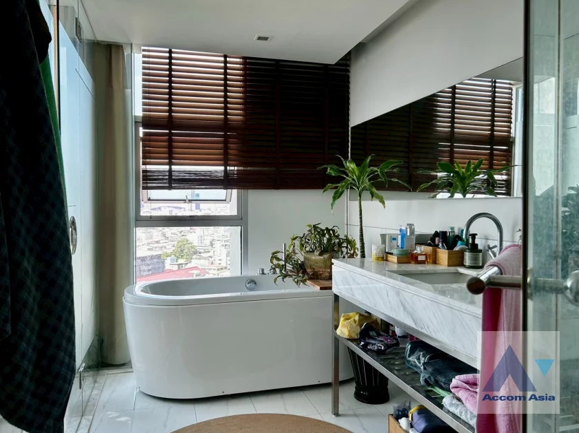 6  2 br Condominium For Rent in Sathorn ,Bangkok  at Sathorn Heritage AA46462