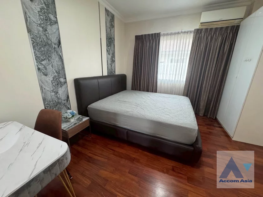 14  3 br House For Rent in Latkrabang ,Bangkok ARL Ban Thap Chang at House AA46482