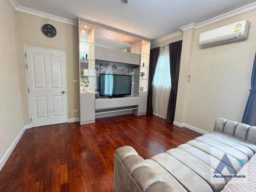 8  3 br House For Rent in Latkrabang ,Bangkok ARL Ban Thap Chang at House AA46482