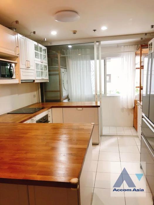 unit 2 Bedrooms  Condominium For Rent in Sukhumvit, Bangkok  near BTS Phrom Phong (AA46484)