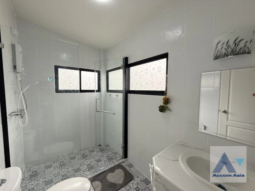 28  3 br House For Rent in Sukhumvit ,Bangkok BTS Phra khanong AA46485