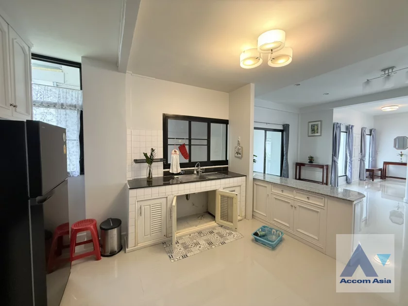15  3 br House For Rent in Sukhumvit ,Bangkok BTS Phra khanong AA46485