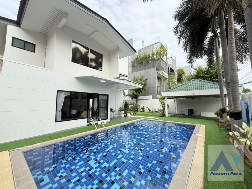 unitPrivate Swimming Pool |  3 Bedrooms  House For Rent in Sukhumvit, Bangkok  near BTS Phra khanong (AA46485)
