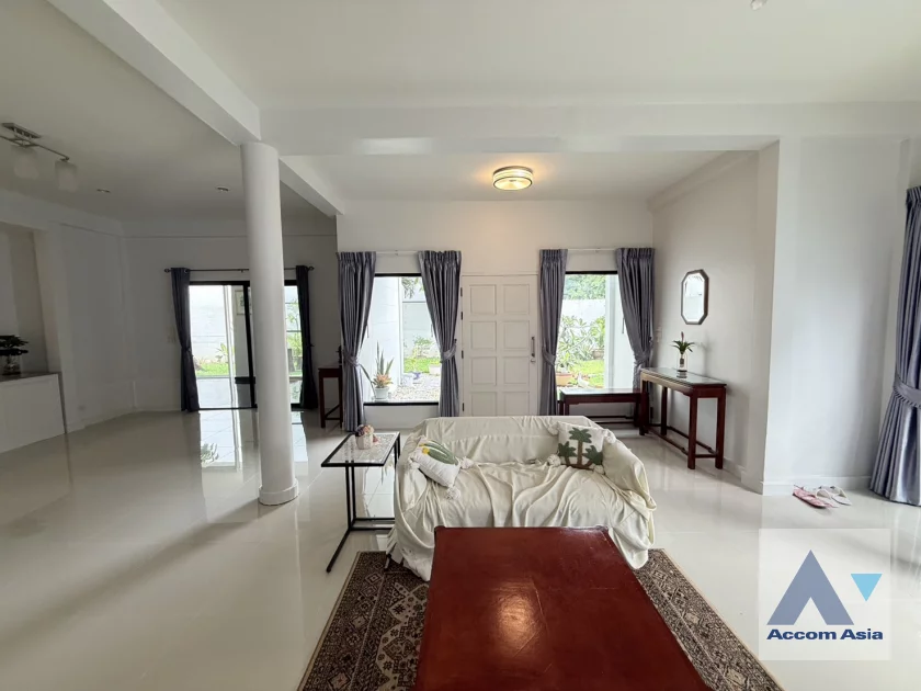 8  3 br House For Rent in Sukhumvit ,Bangkok BTS Phra khanong AA46485