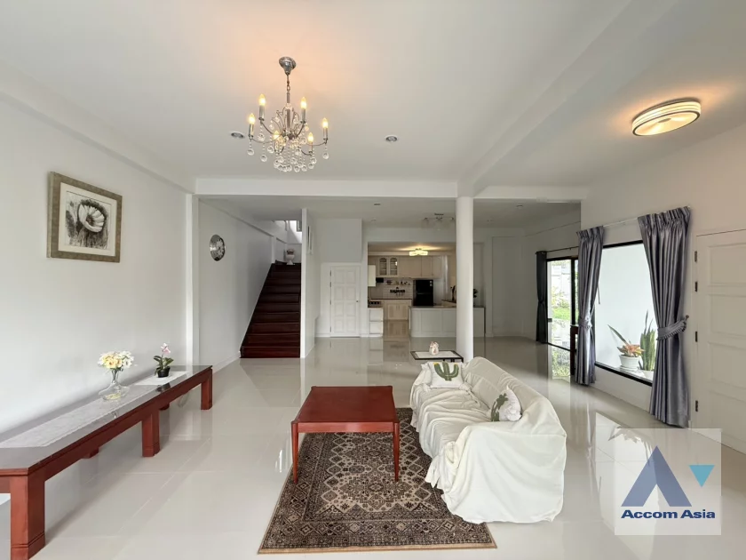 6  3 br House For Rent in Sukhumvit ,Bangkok BTS Phra khanong AA46485