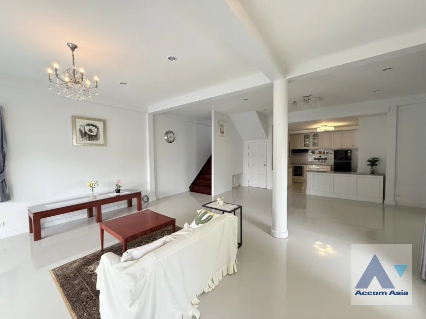 7  3 br House For Rent in Sukhumvit ,Bangkok BTS Phra khanong AA46485