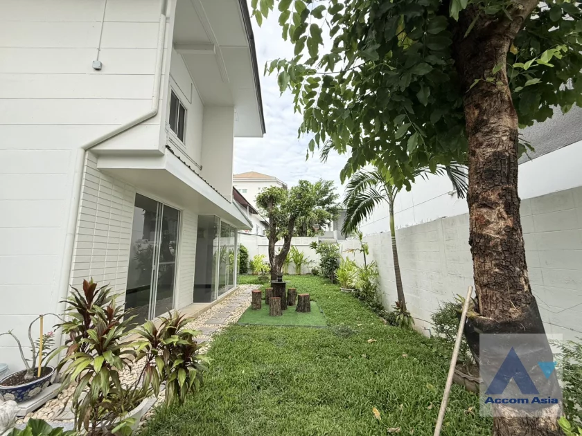 18  3 br House For Rent in Sukhumvit ,Bangkok BTS Phra khanong AA46485