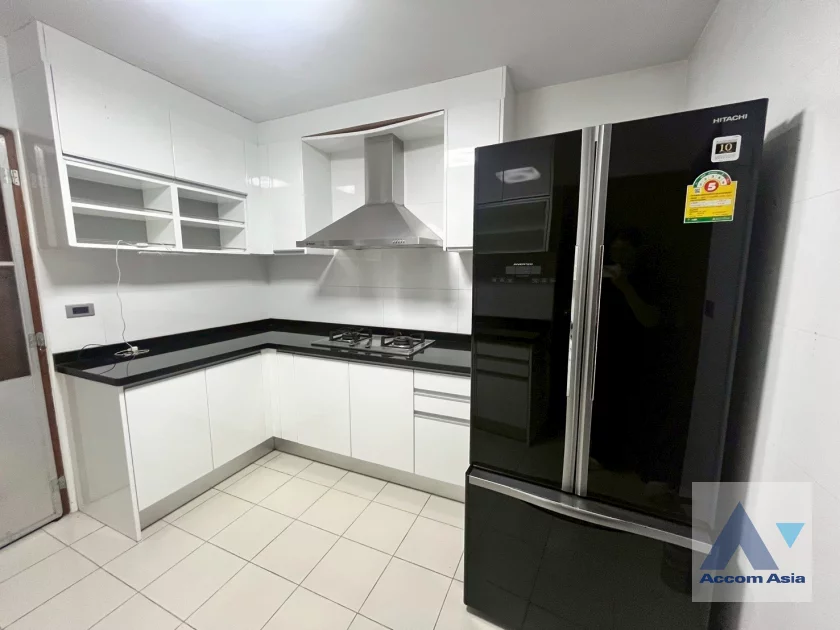 7  2 br Apartment For Rent in Sathorn ,Bangkok BTS Chong Nonsi at Classic Contemporary Style AA46486