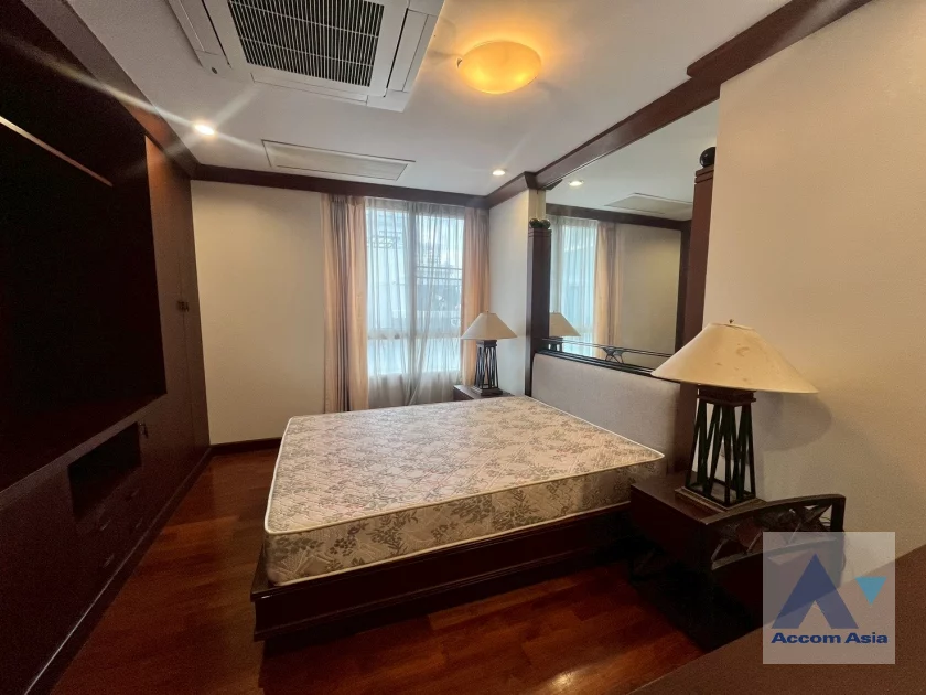 18  2 br Apartment For Rent in Sathorn ,Bangkok BTS Chong Nonsi at Classic Contemporary Style AA46486