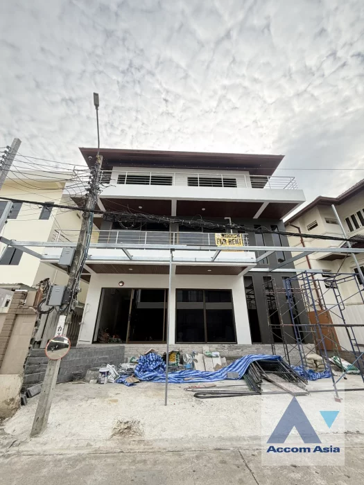 unitHome Office |  5 Bedrooms  House For Rent in Sukhumvit, Bangkok  near BTS Phra khanong (AA46487)