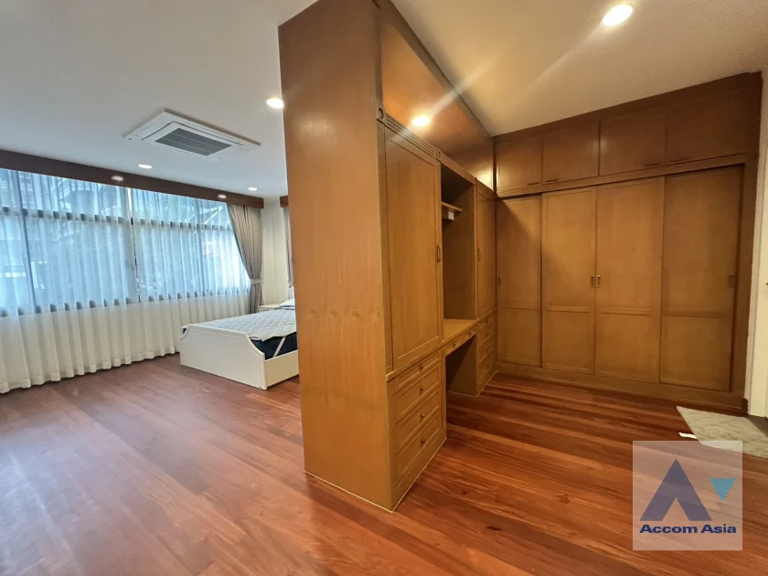 11  3 br House for rent and sale in Ploenchit ,Bangkok BTS Ploenchit AA46491