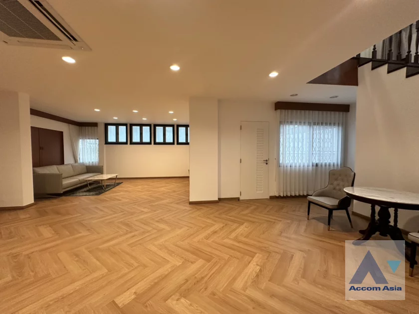  1  3 br House for rent and sale in Ploenchit ,Bangkok BTS Ploenchit AA46491