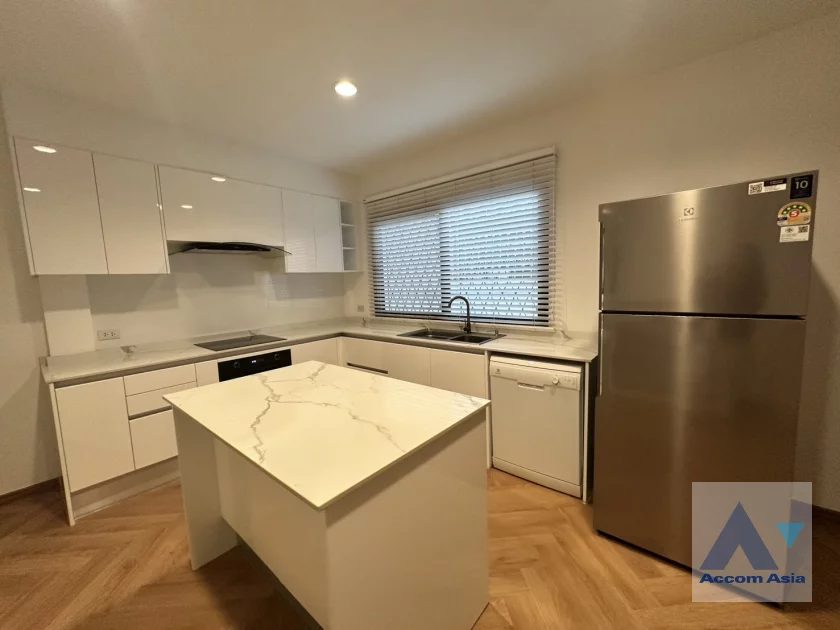 8  3 br House for rent and sale in Ploenchit ,Bangkok BTS Ploenchit AA46491