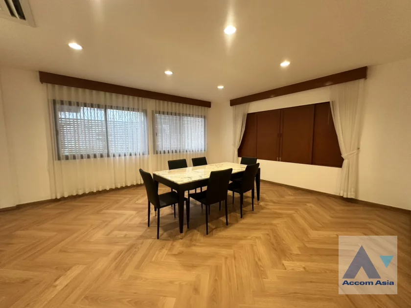 5  3 br House for rent and sale in Ploenchit ,Bangkok BTS Ploenchit AA46491