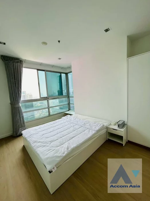 11  2 br Condominium For Rent in Silom ,Bangkok BTS Surasak at Sathorn House AA46500