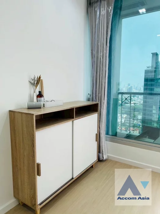 10  2 br Condominium For Rent in Silom ,Bangkok BTS Surasak at Sathorn House AA46500