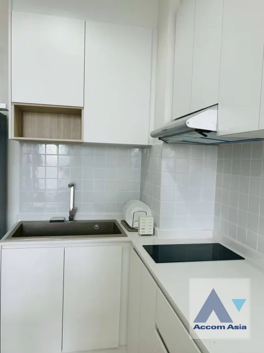 8  2 br Condominium For Rent in Silom ,Bangkok BTS Surasak at Sathorn House AA46500