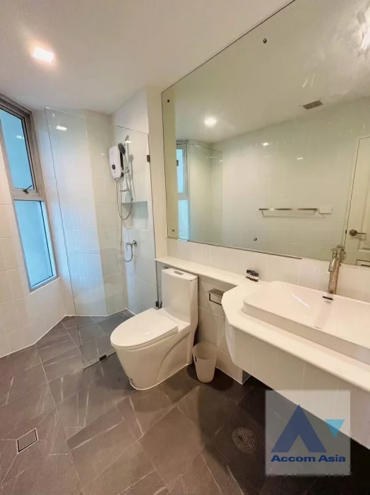 18  2 br Condominium For Rent in Silom ,Bangkok BTS Surasak at Sathorn House AA46500