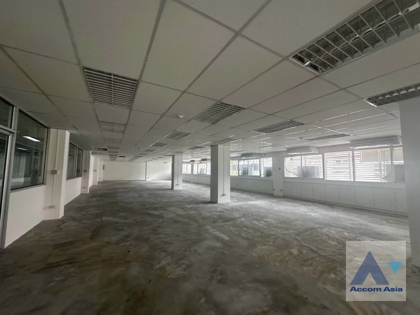 unit Office space For Rent in Ploenchit, Bangkok  near BTS Chitlom (AA46504)
