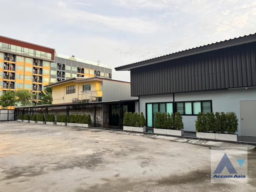  2  1 br House For Rent in Sukhumvit ,Bangkok BTS Bang Chak AA46508