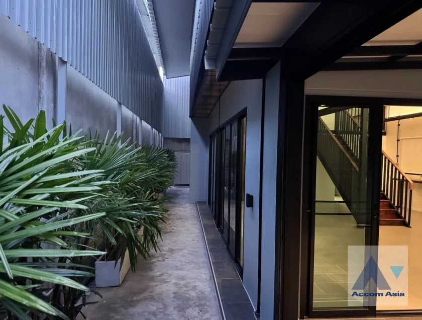 5  1 br House For Rent in Sukhumvit ,Bangkok BTS Bang Chak AA46508