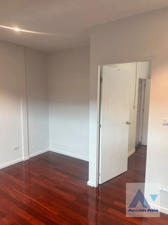15  1 br House For Rent in Sukhumvit ,Bangkok BTS Bang Chak AA46508
