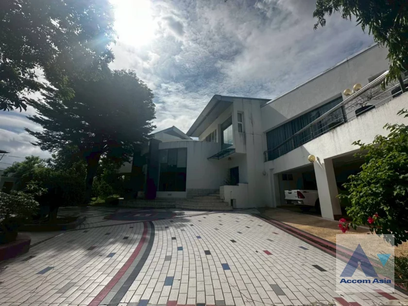 54  5 br House for rent and sale in Pattanakarn ,Bangkok BTS On Nut at Panya Pattanakarn Village AA46509