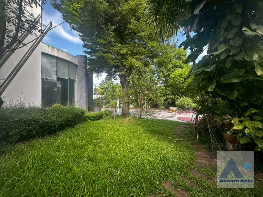 51  5 br House for rent and sale in Pattanakarn ,Bangkok BTS On Nut at Panya Pattanakarn Village AA46509