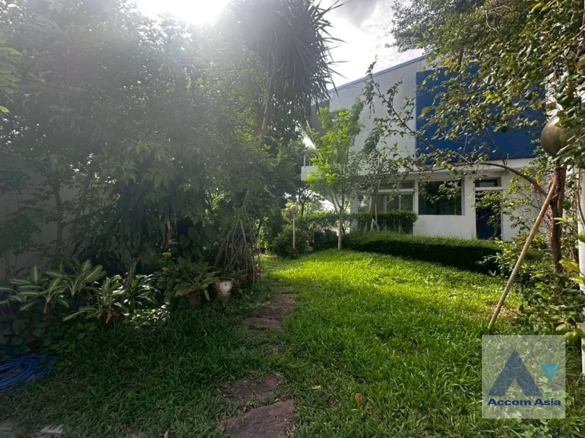 50  5 br House for rent and sale in Pattanakarn ,Bangkok BTS On Nut at Panya Pattanakarn Village AA46509