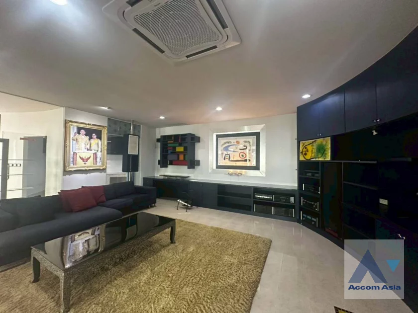 6  5 br House for rent and sale in Pattanakarn ,Bangkok BTS On Nut at Panya Pattanakarn Village AA46509