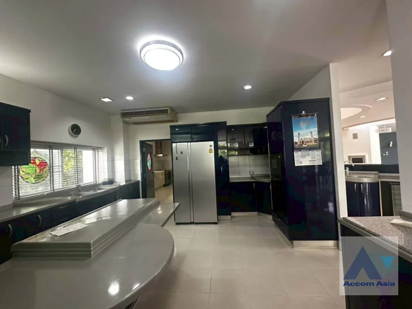 13  5 br House for rent and sale in Pattanakarn ,Bangkok BTS On Nut at Panya Pattanakarn Village AA46509