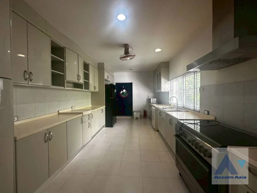15  5 br House for rent and sale in Pattanakarn ,Bangkok BTS On Nut at Panya Pattanakarn Village AA46509
