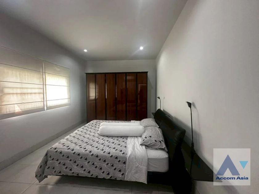 27  5 br House for rent and sale in Pattanakarn ,Bangkok BTS On Nut at Panya Pattanakarn Village AA46509