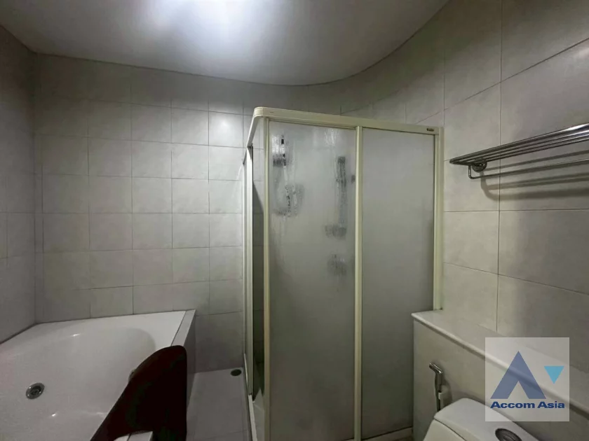 28  5 br House for rent and sale in Pattanakarn ,Bangkok BTS On Nut at Panya Pattanakarn Village AA46509