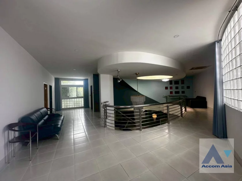 18  5 br House for rent and sale in Pattanakarn ,Bangkok BTS On Nut at Panya Pattanakarn Village AA46509
