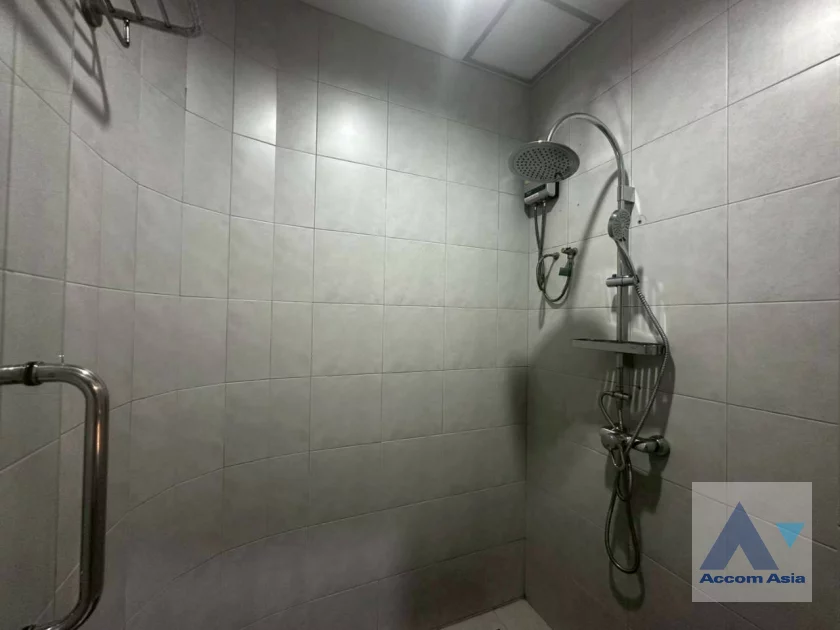 47  5 br House for rent and sale in Pattanakarn ,Bangkok BTS On Nut at Panya Pattanakarn Village AA46509