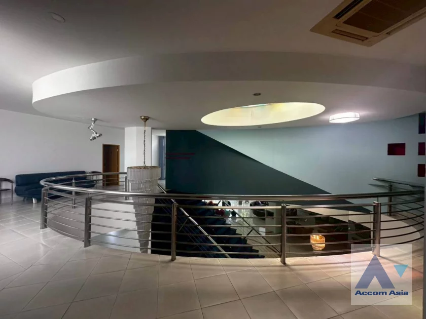 17  5 br House for rent and sale in Pattanakarn ,Bangkok BTS On Nut at Panya Pattanakarn Village AA46509