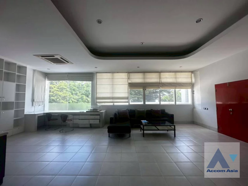 31  5 br House for rent and sale in Pattanakarn ,Bangkok BTS On Nut at Panya Pattanakarn Village AA46509