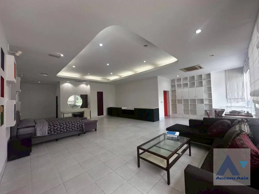 32  5 br House for rent and sale in Pattanakarn ,Bangkok BTS On Nut at Panya Pattanakarn Village AA46509
