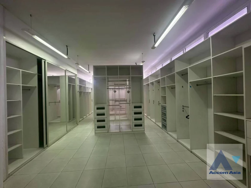 40  5 br House for rent and sale in Pattanakarn ,Bangkok BTS On Nut at Panya Pattanakarn Village AA46509