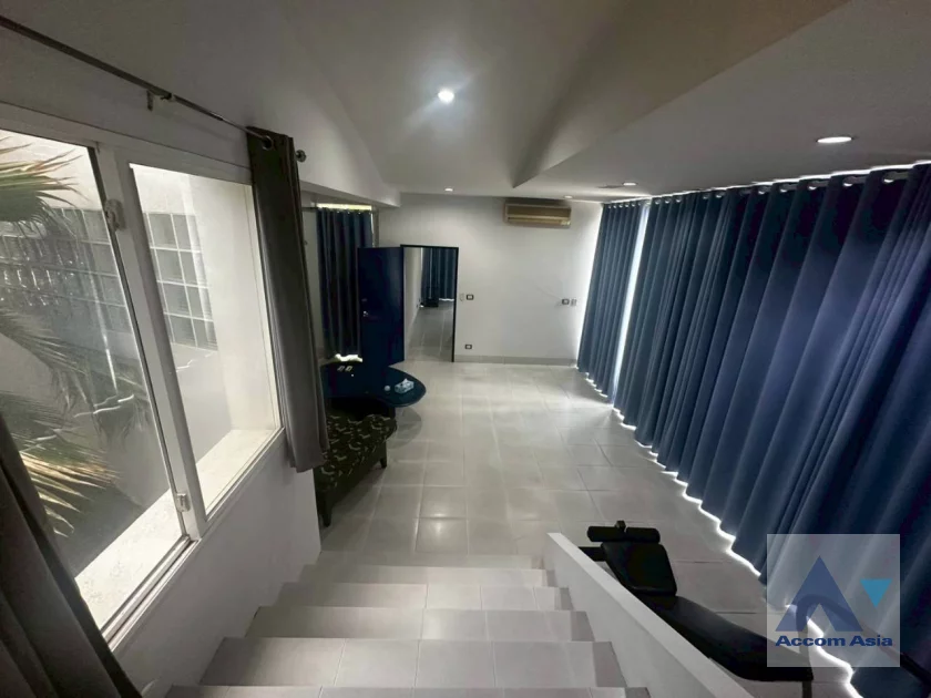 38  5 br House for rent and sale in Pattanakarn ,Bangkok BTS On Nut at Panya Pattanakarn Village AA46509