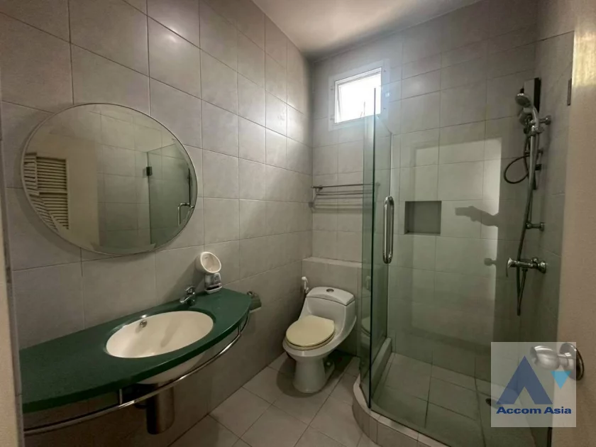 45  5 br House for rent and sale in Pattanakarn ,Bangkok BTS On Nut at Panya Pattanakarn Village AA46509