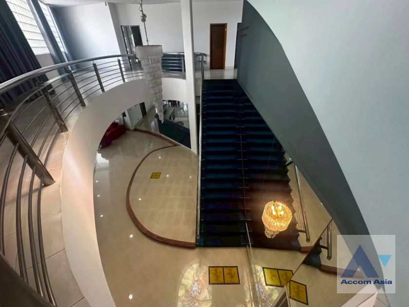 19  5 br House for rent and sale in Pattanakarn ,Bangkok BTS On Nut at Panya Pattanakarn Village AA46509