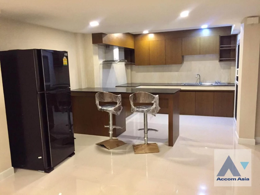 4  3 br Townhouse For Rent in Sukhumvit ,Bangkok BTS Ekkamai AA46514