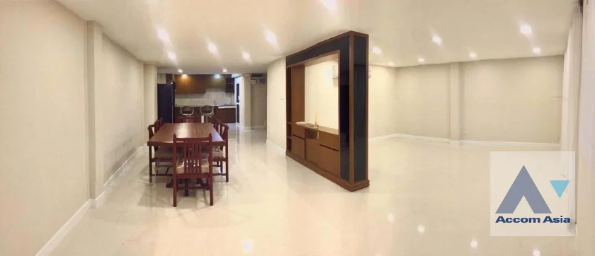  2  3 br Townhouse For Rent in Sukhumvit ,Bangkok BTS Ekkamai AA46514