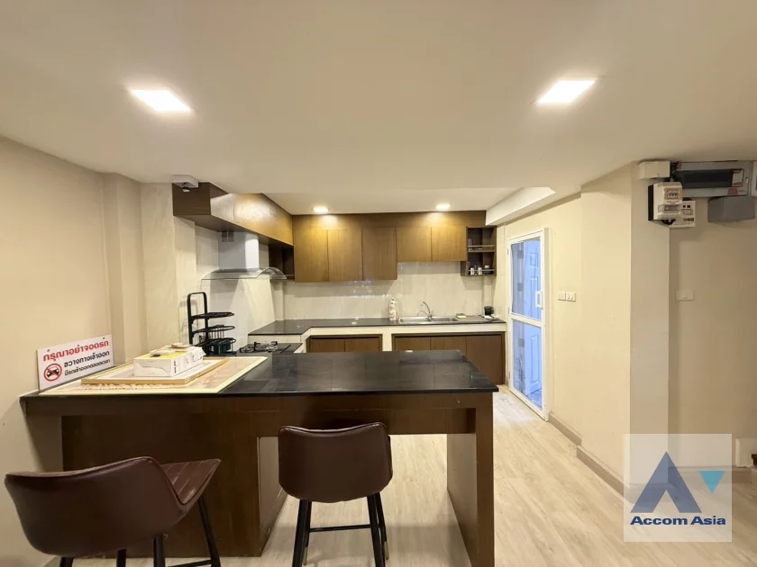 7  3 br Townhouse For Rent in Sukhumvit ,Bangkok BTS Ekkamai AA46514