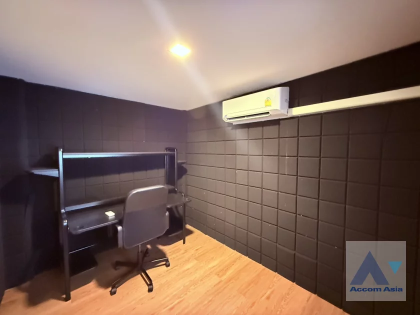 10  3 br Townhouse For Rent in Sukhumvit ,Bangkok BTS Ekkamai AA46514