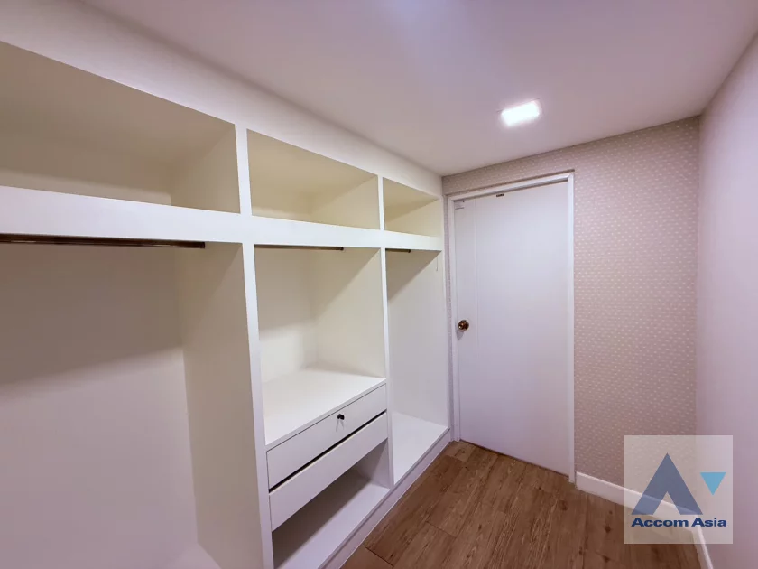 13  3 br Townhouse For Rent in Sukhumvit ,Bangkok BTS Ekkamai AA46514