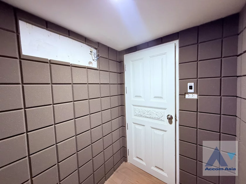 11  3 br Townhouse For Rent in Sukhumvit ,Bangkok BTS Ekkamai AA46514